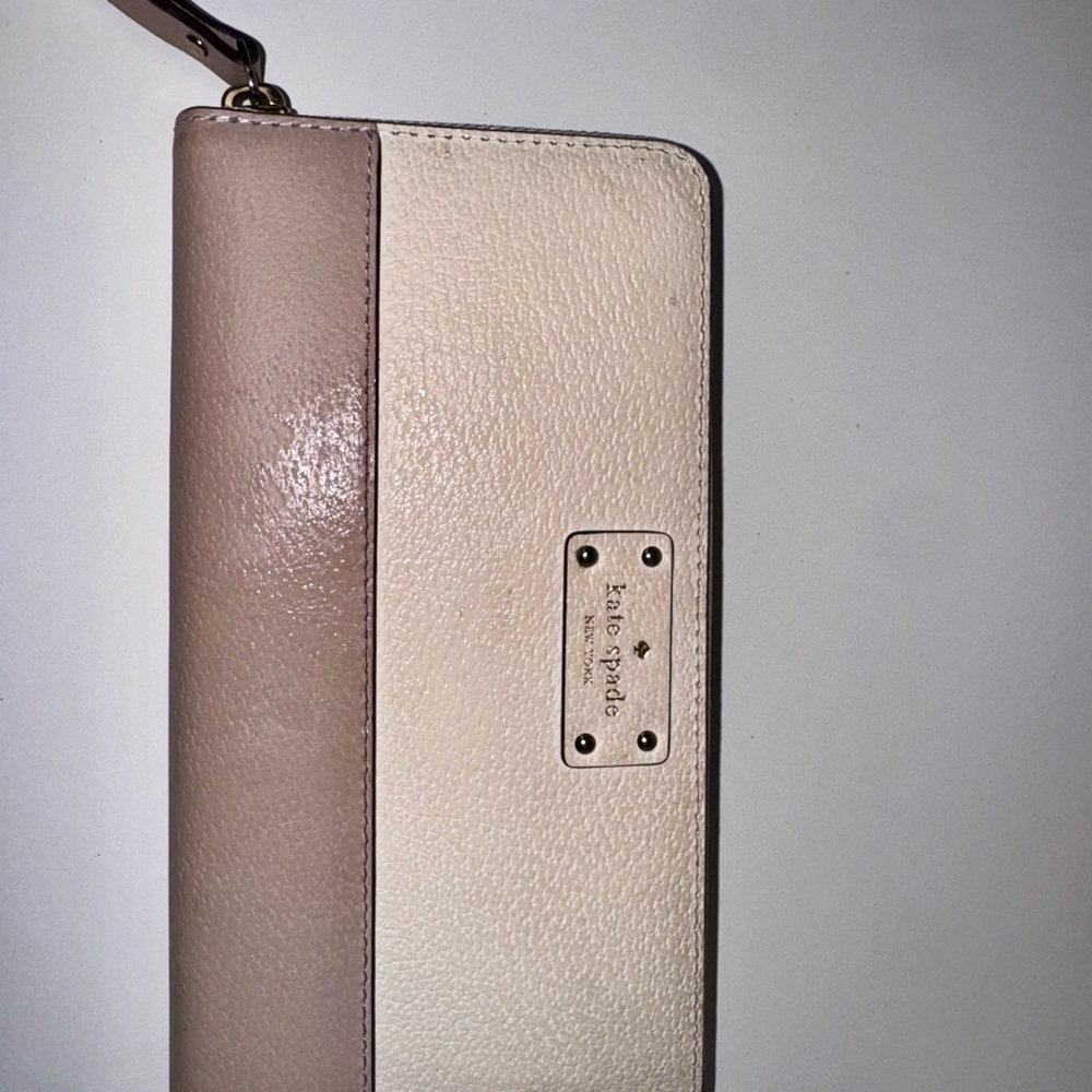 Kate Spade Tan and Cream Pebbled Leather Wallet